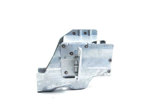 Soporte prolongador del paso de rueda delantero derecho OEM 41117025676 para BMW E53 X5 (3.0d, 3.0i) modelos 2001–2006. Original BMW.