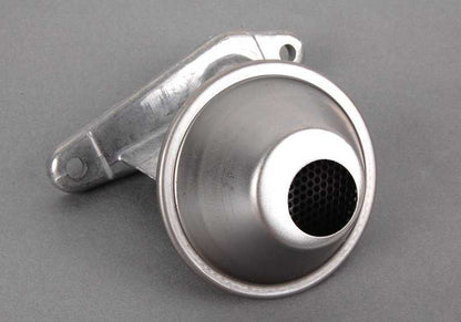 Tubo de admisión OEM 11411715264 para BMW E30. Original BMW.