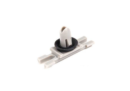 Clip embellecedor marco lateral OEM 51137117240 para BMW E90, E90N, E91, E91N, F30, F30N, F31, F31N, F35, F35N. Original BMW.