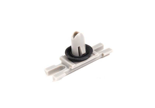 Clip embellecedor marco lateral OEM 51137117240 para BMW E90, E90N, E91, E91N, F30, F30N, F31, F31N, F35, F35N. Original BMW.