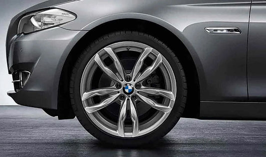 Pneumatico in alluminio M Doppelspeiche 434 per la BMW 5 F10 Series, F11, F18 Serie 6 F06, F12, F13 (OEM 36117845868). BMW originale.