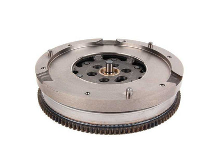 Volante bimassa para BMW E82, E88, E90, E91, E92, E93, E60N, E61N, E89 (OEM 21207590942). BMW original