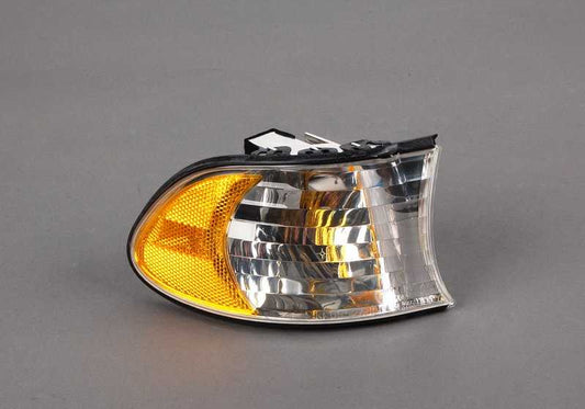 Blanco Front droit intermittent OEM 63136905322 pour la série BMW 7 E38. BMW d'origine.