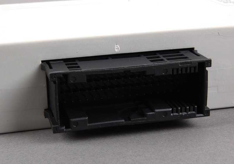 Módulo de control del sistema de suministro de aire OEM 37146773999 para BMW E53. Original BMW.