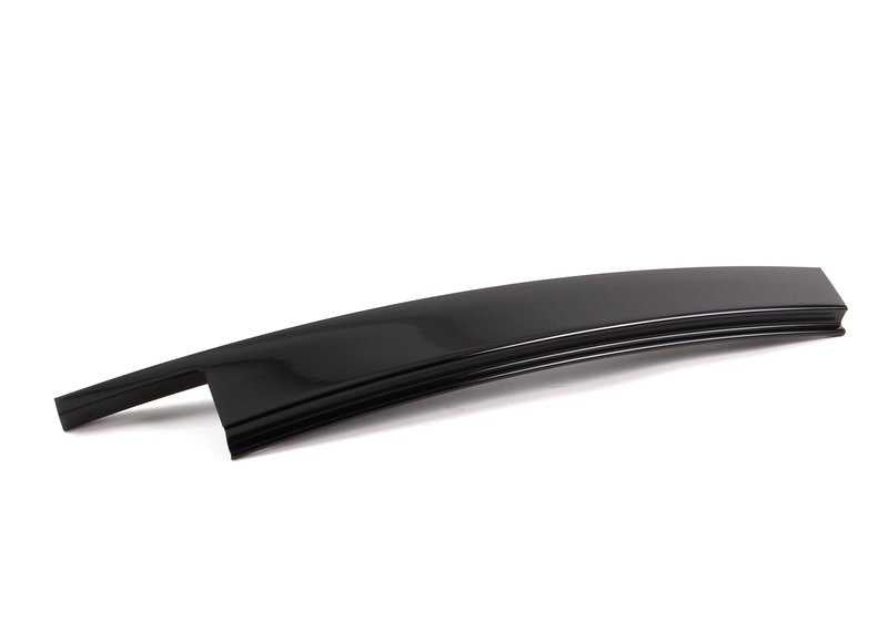 Embellecedor marco ventanilla puerta trasera derecha OEM 51342695290 para BMW E46. Acabado en negro brillante. Original BMW.