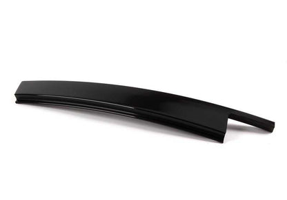 Moldura marco ventanilla puerta trasera izquierda OEM 51342695289 para BMW E46. Color negro brillante. Original BMW.