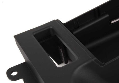 Consola apoyabrazos central OEM 51168218305 para BMW Serie 3 E46 (1997-2006). Color negro. Original BMW.