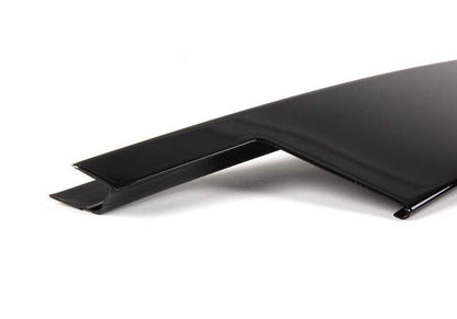 Embellecedor marco ventana puerta delantera izquierda OEM 51332695283 para BMW E46 (todos los modelos compatibles). Acabado negro brillante. Original BMW.