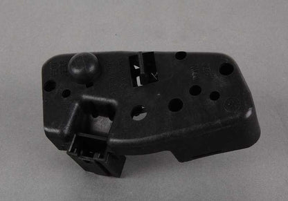 Soporte portabombillas trasero izquierdo OEM 63217165743 para BMW E46 {316i AL11, AL12, AL21, AL22, AL51, AN72, AN82, AY11, AY31, AY32}. Original BMW.