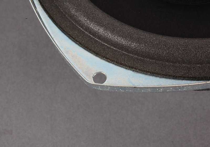 Subwoofer sistema Top-HiFi OEM 65138352453 para BMW Serie 7 E38 (todos los modelos compatibles). Altavoz grave original BMW para mejorar el sonido de fábrica. Ideal para quienes buscan más potencia en el audio.