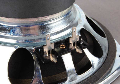 Subwoofer sistema Top-HiFi OEM 65138352453 para BMW Serie 7 E38 (todos los modelos compatibles). Altavoz grave original BMW para mejorar el sonido de fábrica. Ideal para quienes buscan más potencia en el audio.