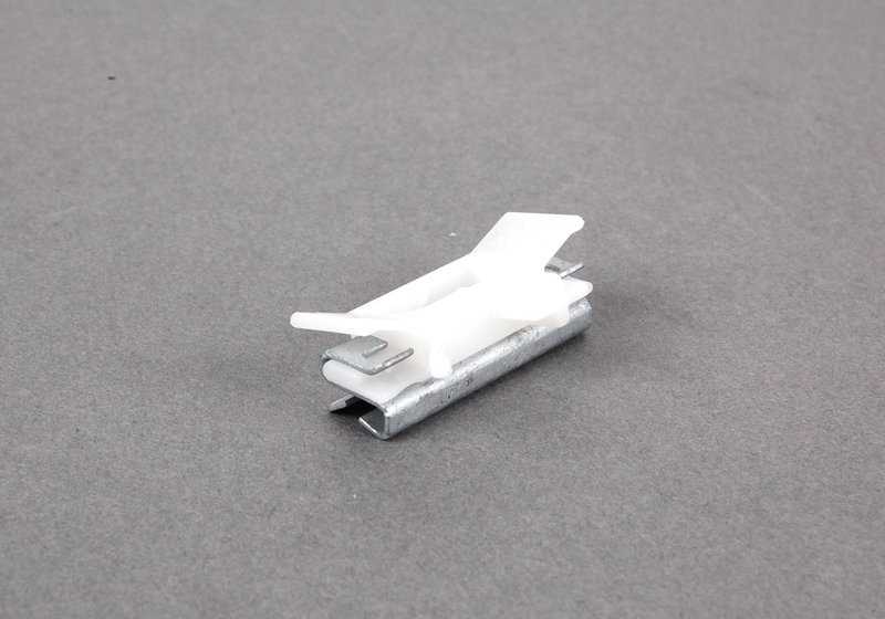 Clip inferior izquierdo OEM 51137145110 para BMW E90, E91. Pieza de fijación original BMW. Ideal para ajustar molduras exteriores o embellecedores laterales.