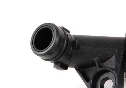 Manguera Intercambiador de Calor del Radiador de Aceite de Motor para BMW E82, E88, E90, E91, E92, E93, E84, E89 (OEM 17117541143). Original BMW.