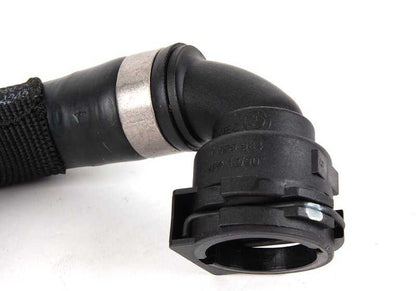 Manguera Intercambiador de Calor del Radiador de Aceite de Motor para BMW E82, E88, E90, E91, E92, E93, E84, E89 (OEM 17117541143). Original BMW.
