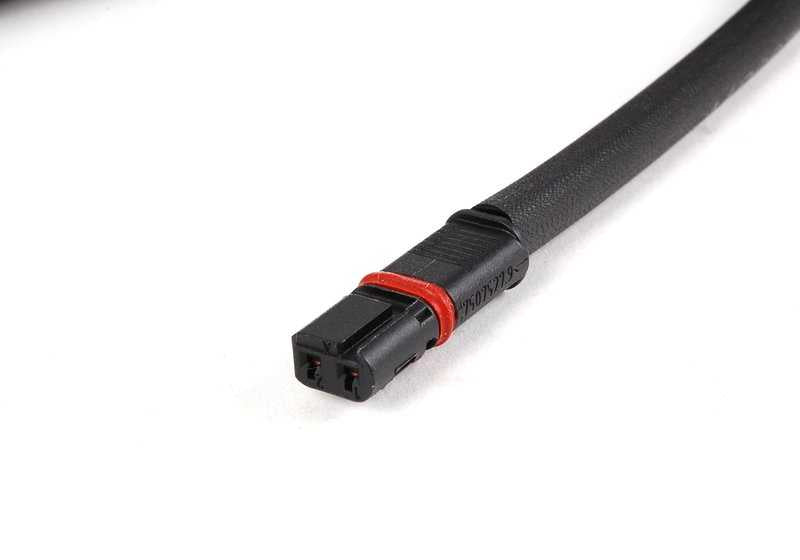 Tubería de retorno de aceite OEM 11157567802 para BMW E90, E91, E60, E61. Original BMW.