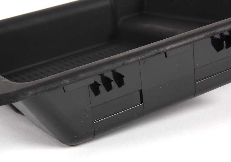 Soporte posavasos negro OEM 51168228810 para BMW E46. Pieza original BMW para consola central/ reposabrazos.