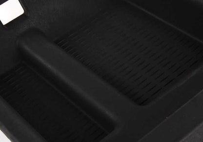 Soporte posavasos negro OEM 51168228810 para BMW E46. Pieza original BMW para consola central/ reposabrazos.