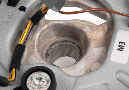 Volante deportivo M Performance II OEM 32302212773 para BMW E90, E90N, E92, E92N, E93, E93N y 1M Coupé con cambio DKG. Revestido en Alcántara con diseño M. Original BMW.