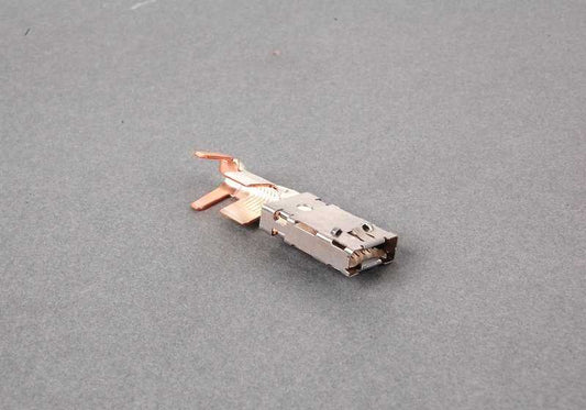 Piano Connettore OEM 61136920094 per BMW E81, E82, E87, E88, F20, F21, E90, E91, E92, E93, F30, F31, F34, F32, G26, I01, I12, I15, I20, E84, E89. BMW originale.