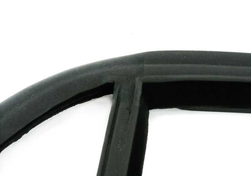 Guía de ventana trasera derecha OEM 51348176588 para BMW E34. Original BMW.