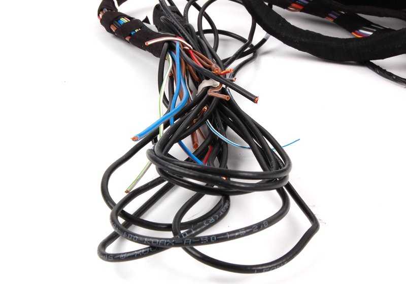 Kit de reparación cableado portón trasero OEM 61128376229 para BMW E36. Original BMW.