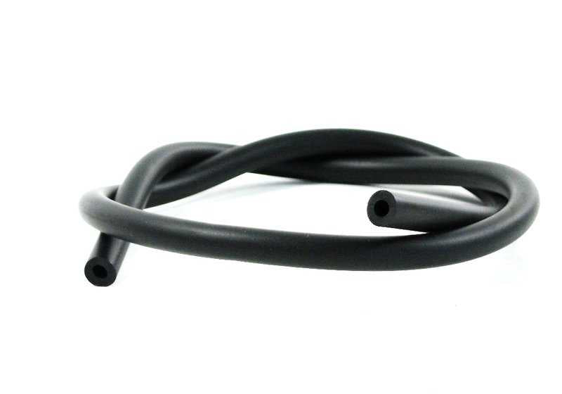 Tubo de admisión OEM 13717577758 para BMW E60, E61, E63, E64, E65, E66, E89. Original BMW.