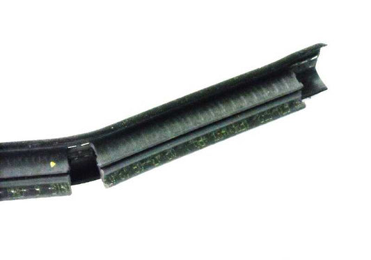 Protector lateral derecho OEM 51728190632 para BMW E39. Original BMW.