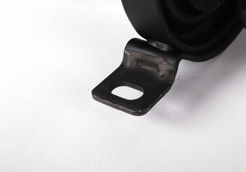 Asse di trasmissione posteriore (1325 mm) OEM 26107549305 per BMW X5 E53 3.0D e 3.0i (Allrad). Compatibile con scatole manuali e automatiche. BMW originale.