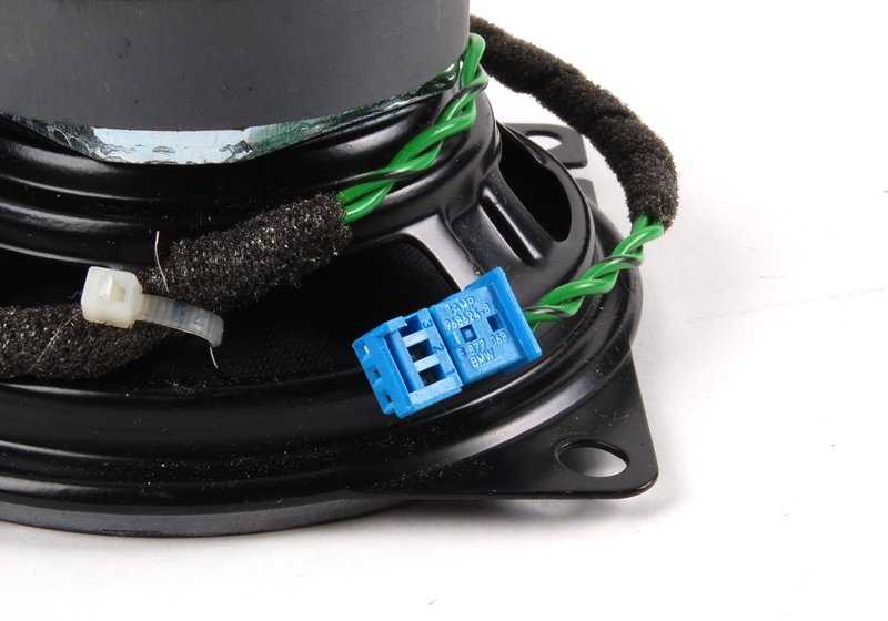 Palestrante central OEM 65136902836 para BMW E36, Z3. Parte do sistema de som Harman Kardon. Som original e de alta qualidade. BMW original sobressalente.