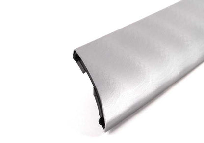 Moldura aluminio puerta delantera izquierda OEM 51457047155 para BMW E46 {316i AL11, AL12, AL21, AL22, AL51, AN72, AN82, AX31, AX32, AX41}. Original BMW.