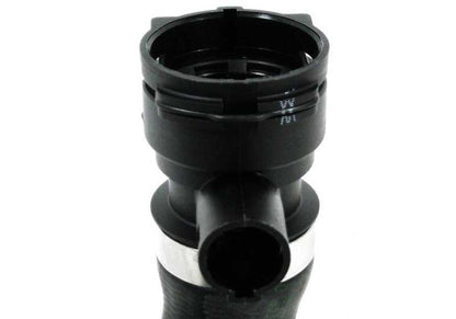 Manguera del sistema de refrigeración OEM 11531705224 para BMW E38 y E39. Recambio original BMW.