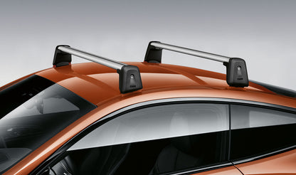 OEM 82712457809 Barras de teto do suporte para BMW F40 e F70. Compatível com baús e acessórios BMW originais. Instalação fácil com chave anti -theft. BMW original.