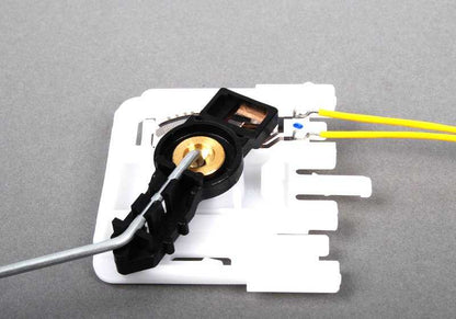 Sensor de nivel de combustible izquierdo OEM 16146766165 para BMW E83. Original BMW.