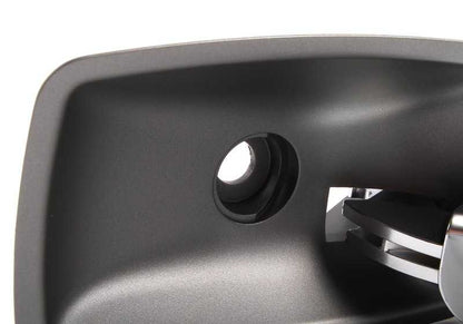 Manilla interior de puerta derecha OEM 51417024304 para BMW E65 y E66. Acabado en plata oscura. Recambio original BMW.