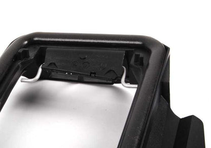 Conducto de aire derecho OEM 64318386178 para BMW E65 y E66. Compatible con modelos 730d, 730i, 735i (producción 2001-2008). Repuesto original BMW.