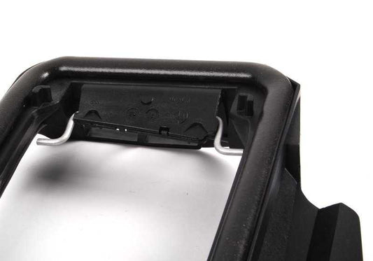 Conducto de aire derecho OEM 64318386178 para BMW E65 y E66. Compatible con modelos 730d, 730i, 735i (producción 2001-2008). Repuesto original BMW.