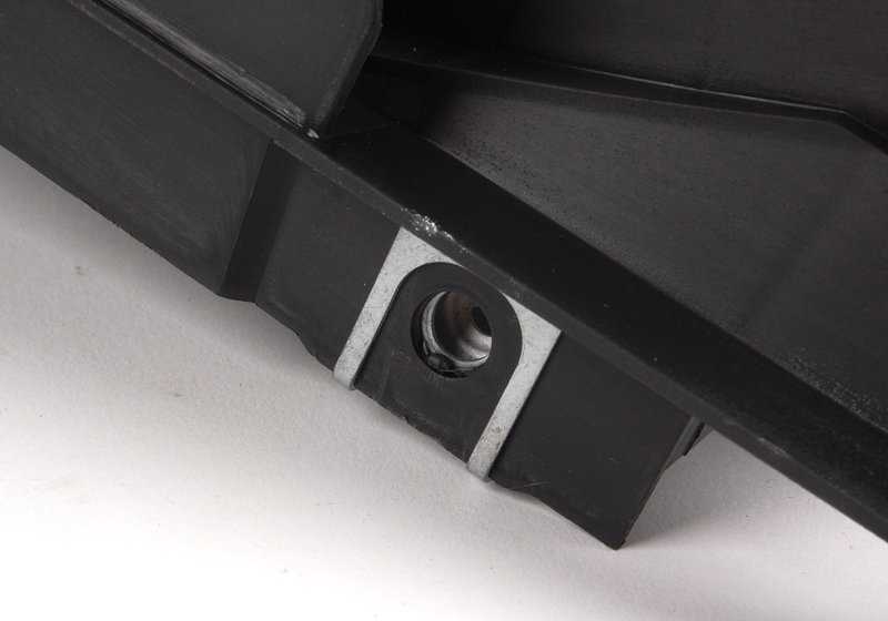 Dirigir o ar para o freio dianteiro esquerdo OEM 51718230559 para BMW E46. BMW original.