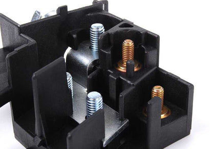 Punto de conexión B+ OEM 12521724261 para BMW E31 850Ci, 850CSi {todos los modelos compatibles: EG11, EG12, EG21, EG22, EG41, EG91, EG92}. Original BMW.