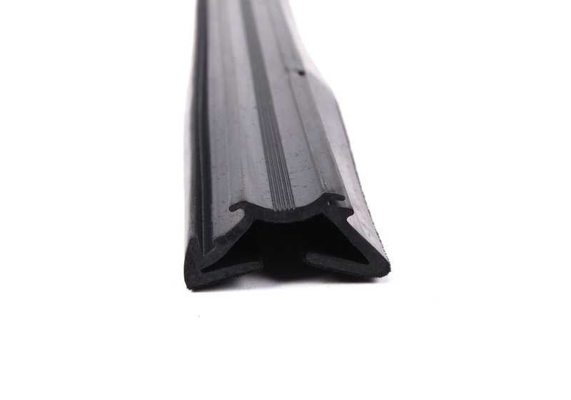 OEM 51321904781 Guide de la fenêtre avant gauche pour BMW E30 (316i avec variantes M10 et M40, manuelle et automatique). BMW d'origine.