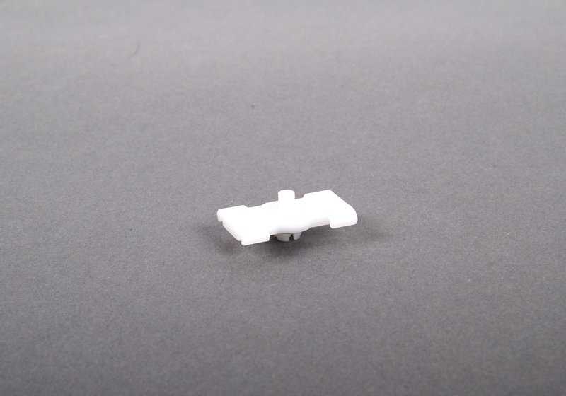 Clip para BMW E30 (OEM 51711937638). Original BMW
