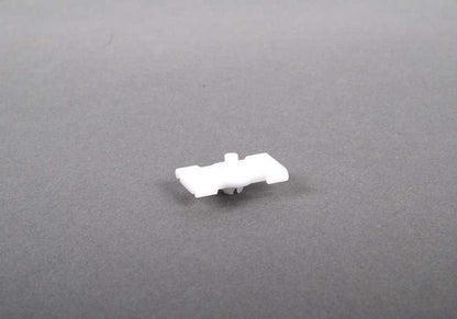 Clip para BMW E30 (OEM 51711937638). Original BMW