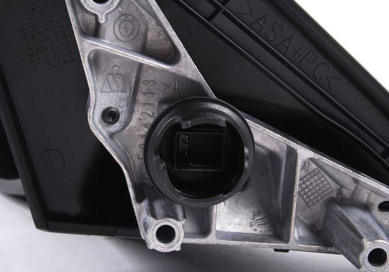 Retrovisor externo esquerdo sem vidro aquecido OEM 51167282571 para BMW 3 E90N Series, E91N. BMW original.