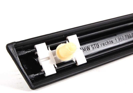 Listón de parachoques lateral delantero derecho OEM 51131960730 para BMW Serie 3 E36 (316g, 316i, 318i). Original BMW.