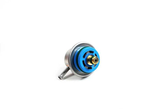 Regulador de presión de combustible OEM 13531436110 para BMW E36, E34, E39, E32, E38, E31, E53, Z3. Compatible con motores M50 y M52. Original BMW.