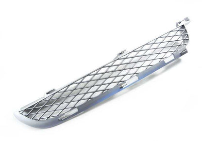 Grille supérieure gauche OEM 51117130457 pour BMW X5 E53 (2000-2006). BMW d'origine.