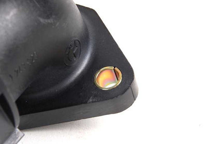 Flange de refrigeração OEM 11531743329 para BMW E36, E46, Z3. Sistema de refrigeração original. Compatível com os modelos 3º e Z3. BMW original.