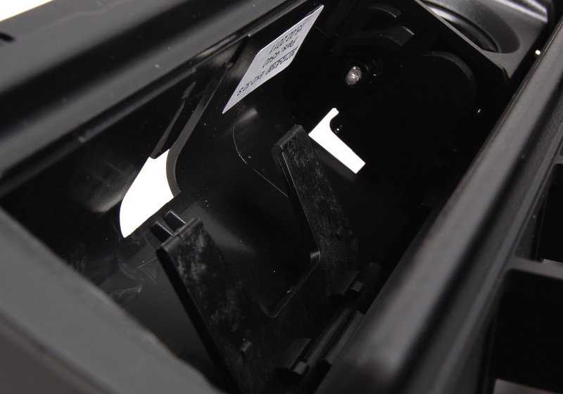 Soporte para BMW Serie 3 E46 (OEM 51168230902). Original BMW