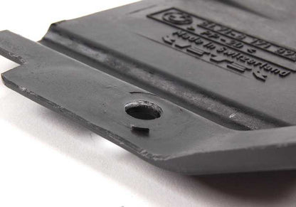 Cubierta de protección inferior OEM 51718171972 para BMW Serie 7 E38. Original BMW.