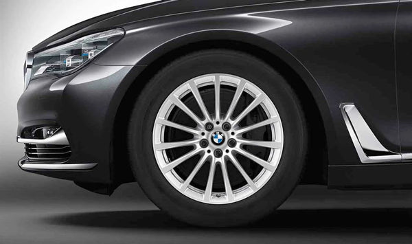 Juego de llantas y neumáticos invierno Vielspeiche 619 18" OEM 10026638B para BMW G30, G31, G32. No compatible con G31 PHEV o frenos M 19”. Original BMW.