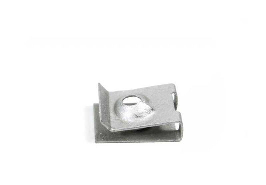 Porca de clipe de metal OEM 0712990166 para BMW E53, E52. Peça original da BMW ideal para fixações de interiores ou componentes plásticos. Compatibilidade garantida com os modelos X5 e Z8. BMW original.